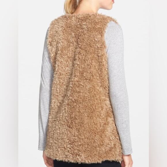 Vince Camuto Faux Fur Open Front Vest Grey Small NWT - Picture 8 of 8
